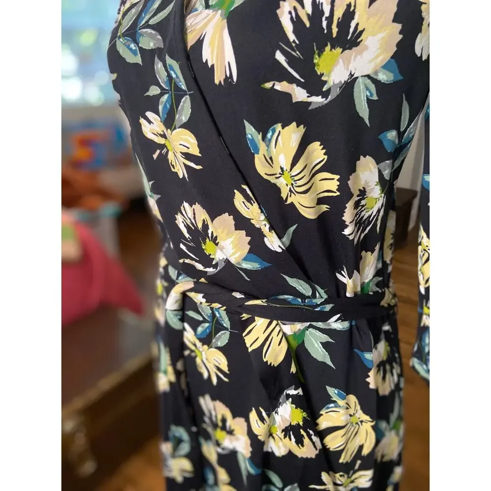 Serra black floral print crossover style 3/4 sleeve dress - Picture 3 of 8